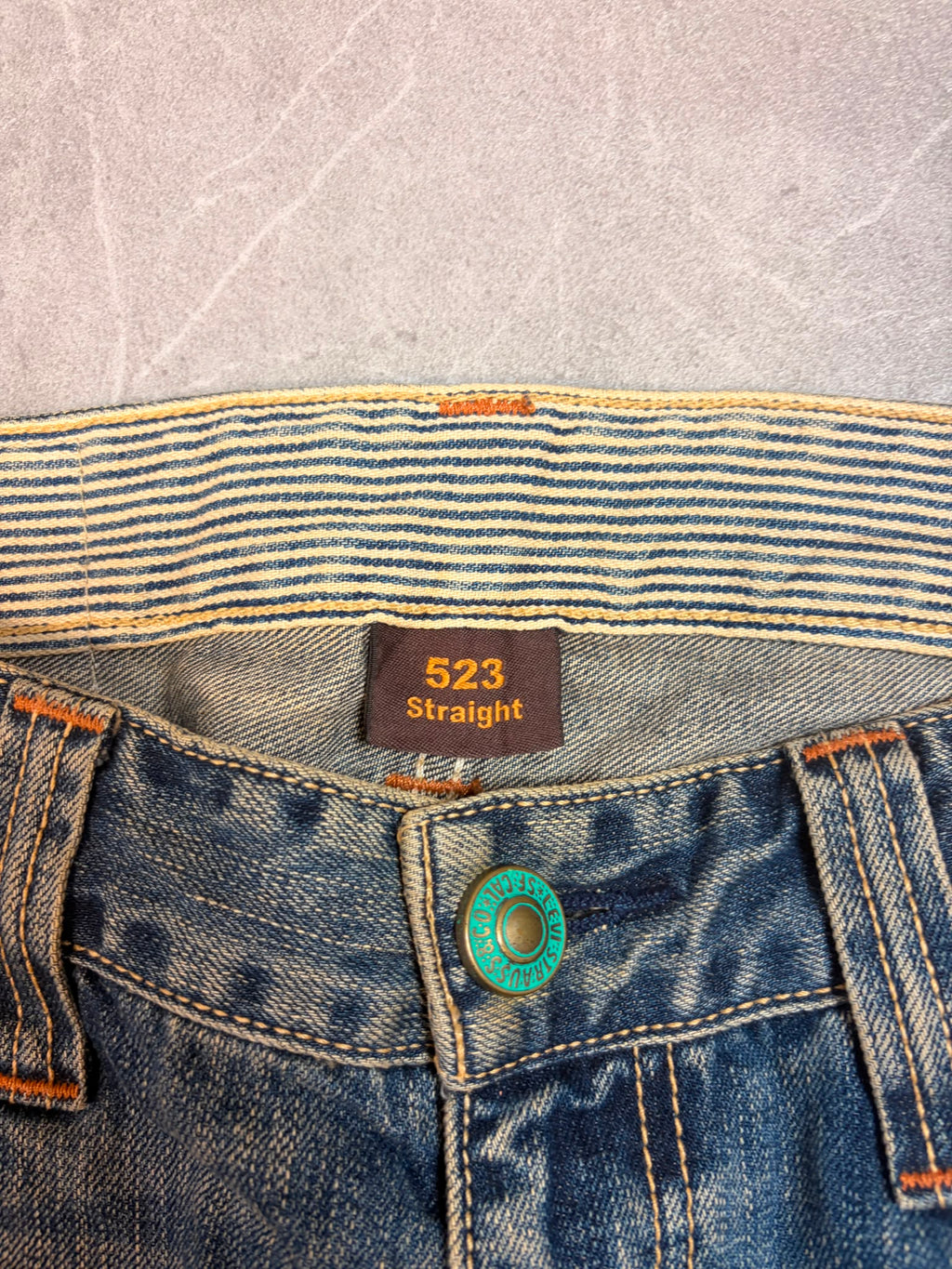 Levis 523 Straight Fit Jeans (W28/L33)