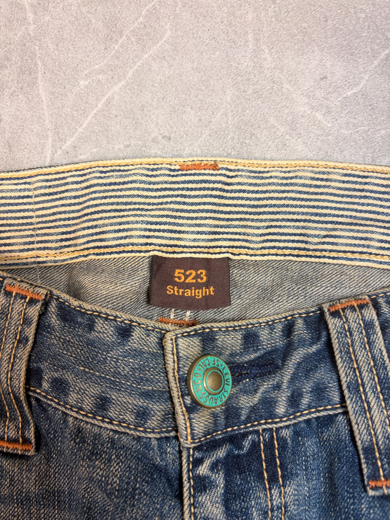 Levis 523 Straight Fit Jeans (W28/L33)